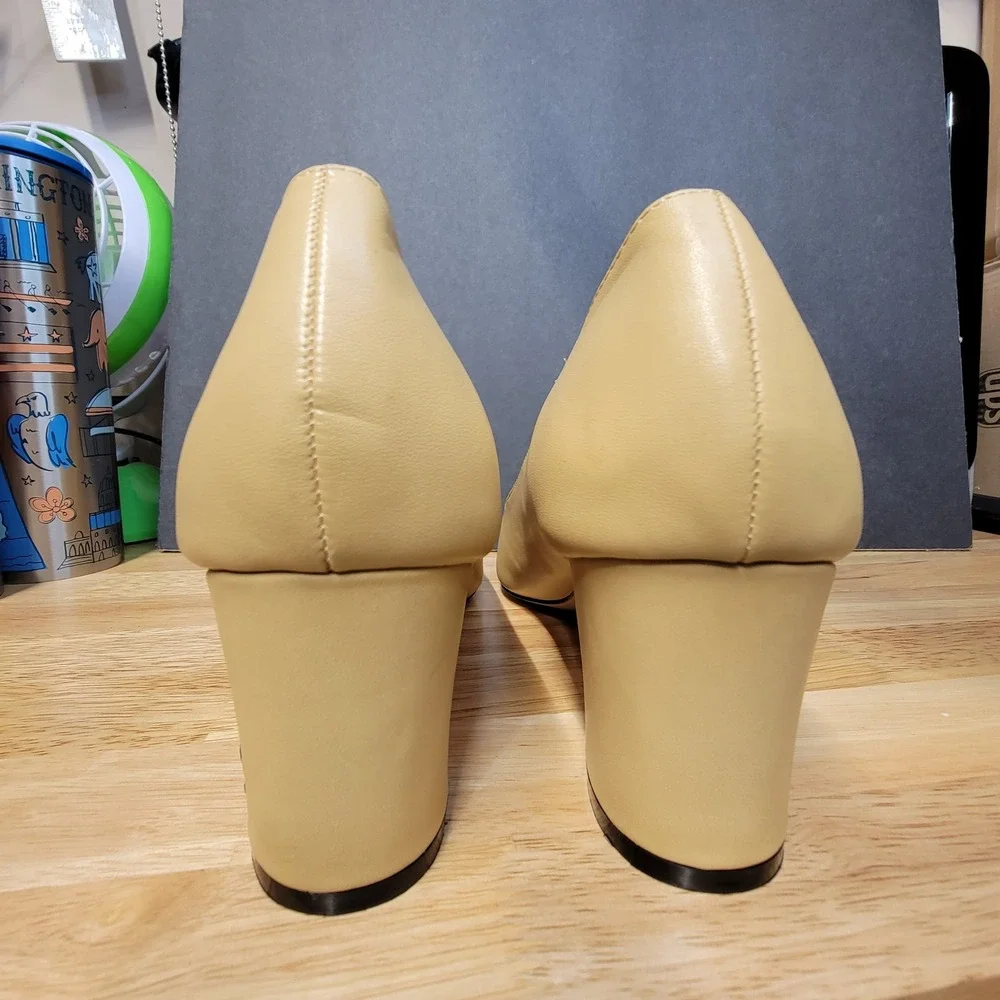 CHANEL Cap Toe Heels Beige Black Leather Block Heel Pumps Made‎ in Italy Size 39